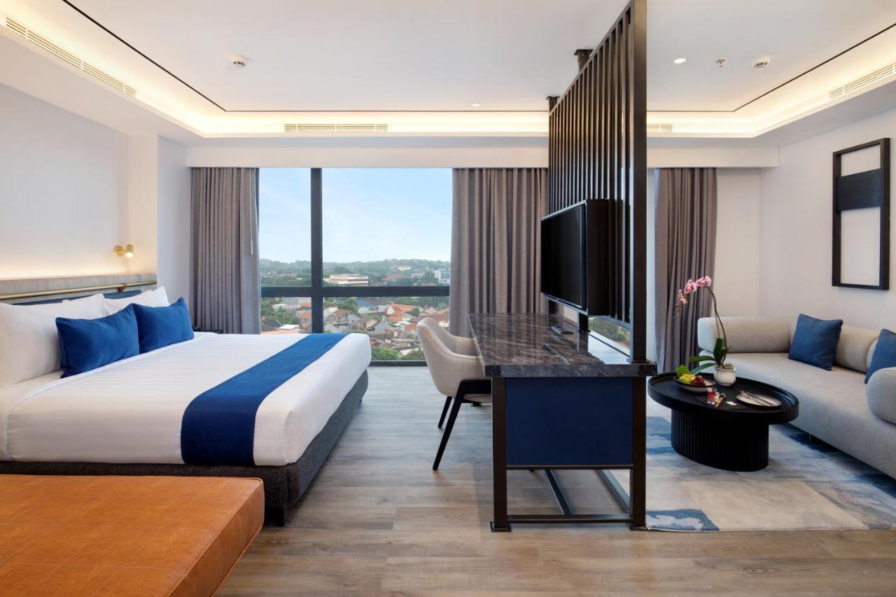 Hotel Aruss Semarang Exterior foto
